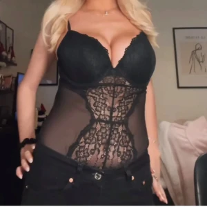 Body  - Snygg svart body 