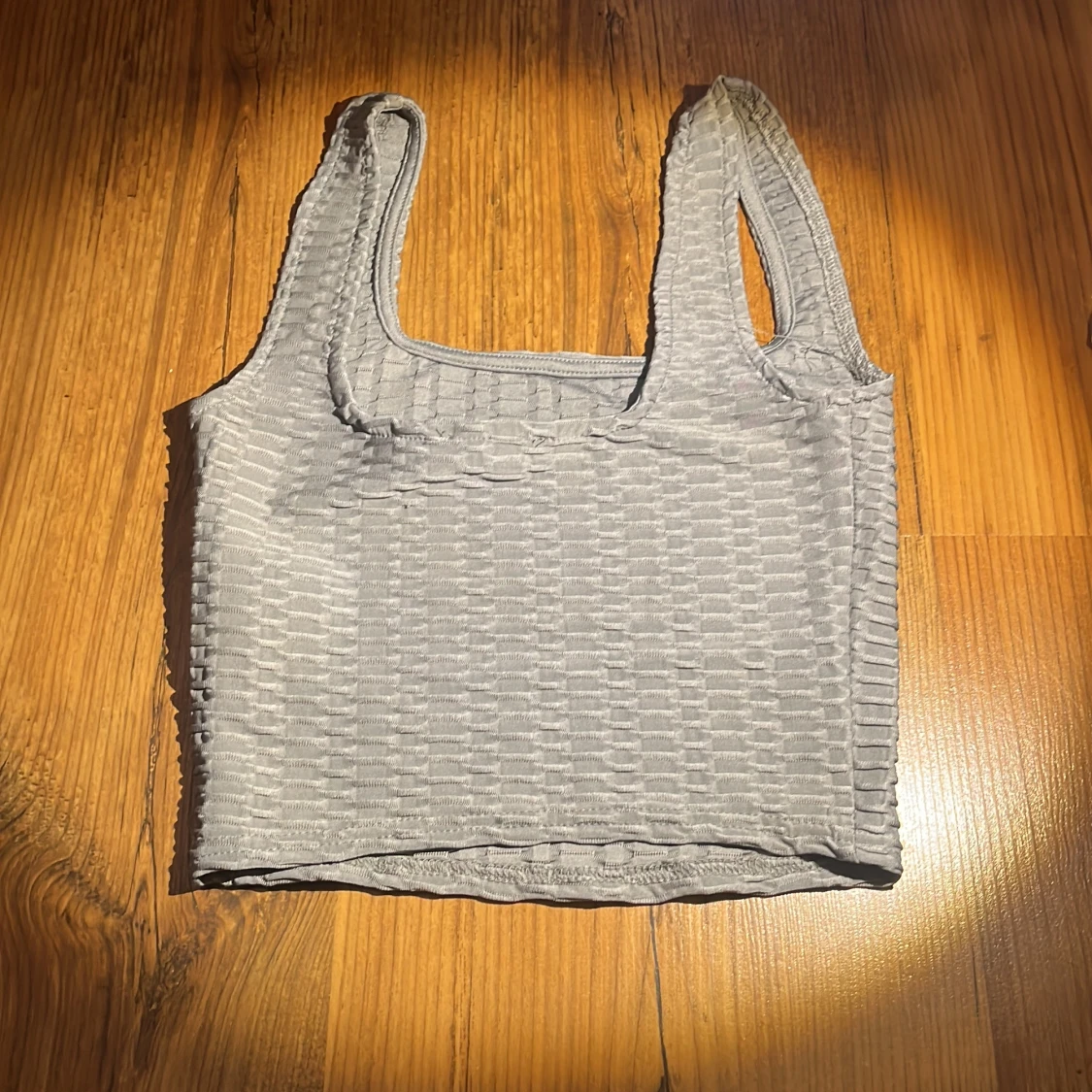 Grå ribbad linnetopp