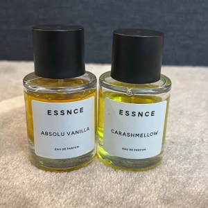 Parfymer från Essnce: Absolu Vanilla och Carashmellow - Absolu vanilla är knappt använt, carashmellow är använt några gånger. Säljer båda tillsammans för 550kr. Hör av dig om du vill köpa 1 så kan jag lägga upp den enskild. Säljer 1 för 300