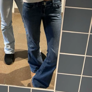 Nelly jeans 🩷💖 - Dessa populära lågmidjade jeans från Nelly. Använda Max 3 gånger så nytt skick 🩷