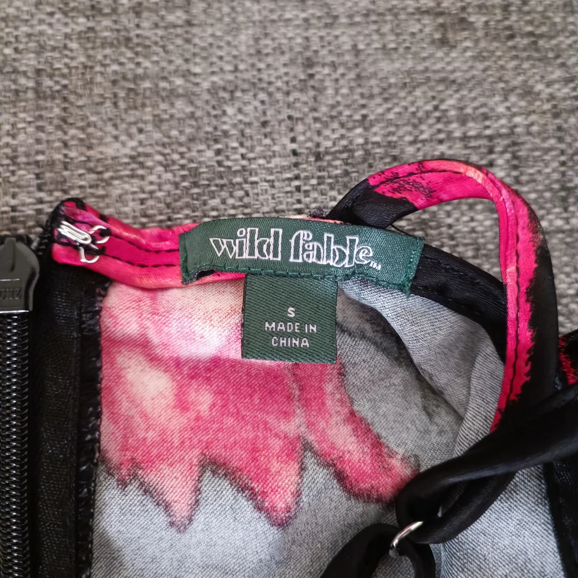 Svart blommig klänning från Wild Fable - 91