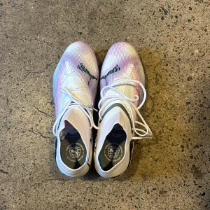 Fotbollsskor  - Puma future skruvdobb Skick 10/10 Aldrig använde  Bara testade  Original box finns med