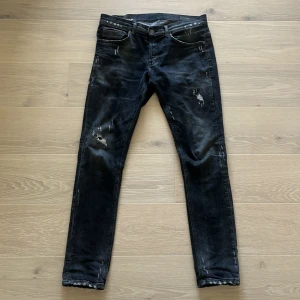 Dondup jeans - Säljer dessa dondup jeans, storlek 33