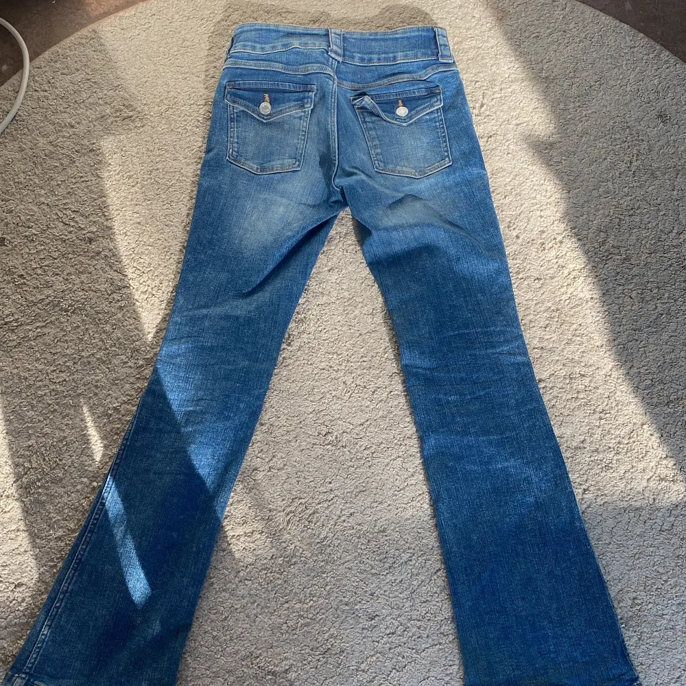 Jätte fina hm jeans som knappt är använda❤️. Jeans & Byxor.