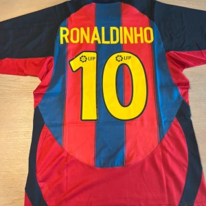 Ronaldinho  - Ronaldinho 2004 tröja 