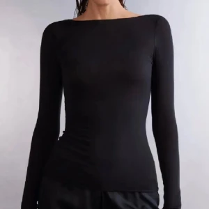 Intimissimi topp - Svart boatneck intimissimi tröja, inga defekter, storlek s❤️