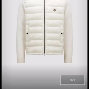 Moncler cardigan size M/L - Moncler cardigan  Size M/L Använd 1 gång 
