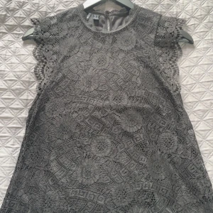 Blus - Använd få tal ggr. Inga defekter. 