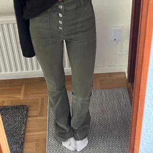 Gröna jeans - Gröna jeans från zara som inte går att få tag på längre 