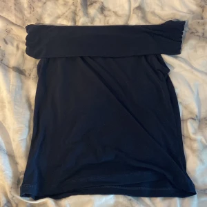 Off shoulder tröja  - Off shoulder tröja från Gina tricot i storlek 170💕 tröjan är stretchig. Priset går att diskutera 