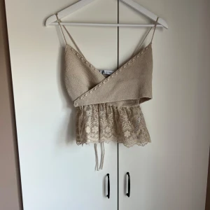 Zara topp - Säljer denna zara topp, köp gärna med köp nu❤️