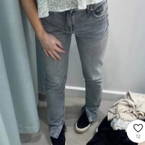 as snygga zara jeans kom privat för bilder på😊