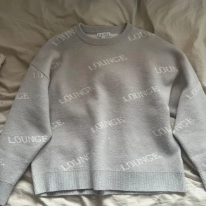 Lounge tröja - Jätteskön och fin tröja i oversized fit. Nypris 999:- säljs inte alls längre