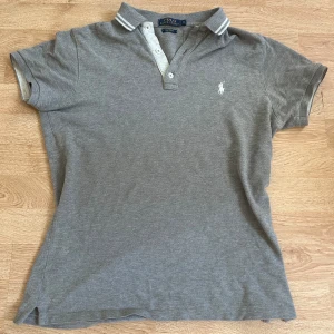 Polo Ralph lauren piké  - Säljer denna feta polo pikén. Skick 9/10 knappt använd. Nypris: 1400kr