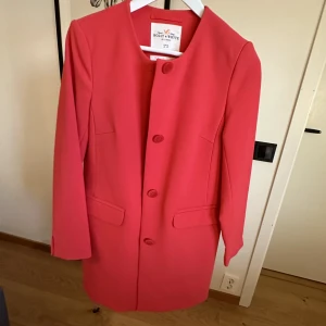 Kappa - Kappa strl xs från Holly&White, fint skick då den knappt är använd! Färg rosa/röd