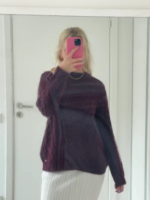 Stickad tröja  - Vinröd stickad tröja från Kappahl ❤️