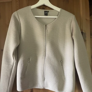 Superfin kofta - Superfin kofta, endast använd ett fåtal gånger, storlek S.