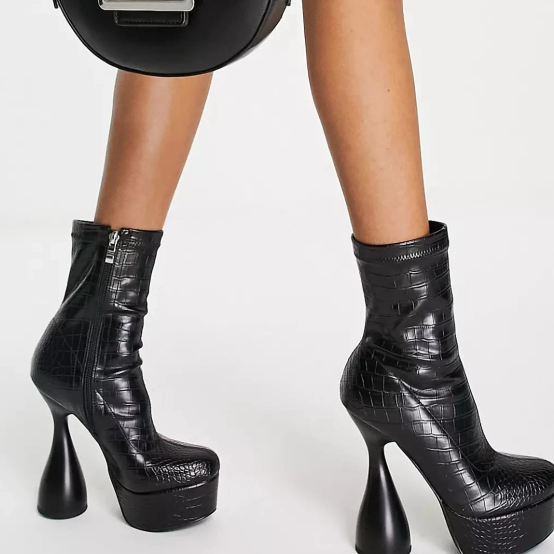 Högklackade skor - 90