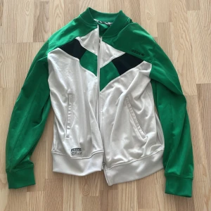 Adidas tröja - Gott skick!