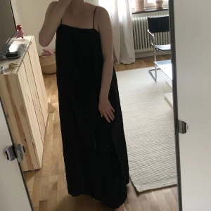 Klänning - Helt oanvänd klänning