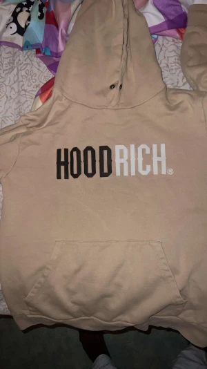 Hoodrich dress  - Har inte andvänts så mycket ordn pris 1200, säljs för 500 kr 