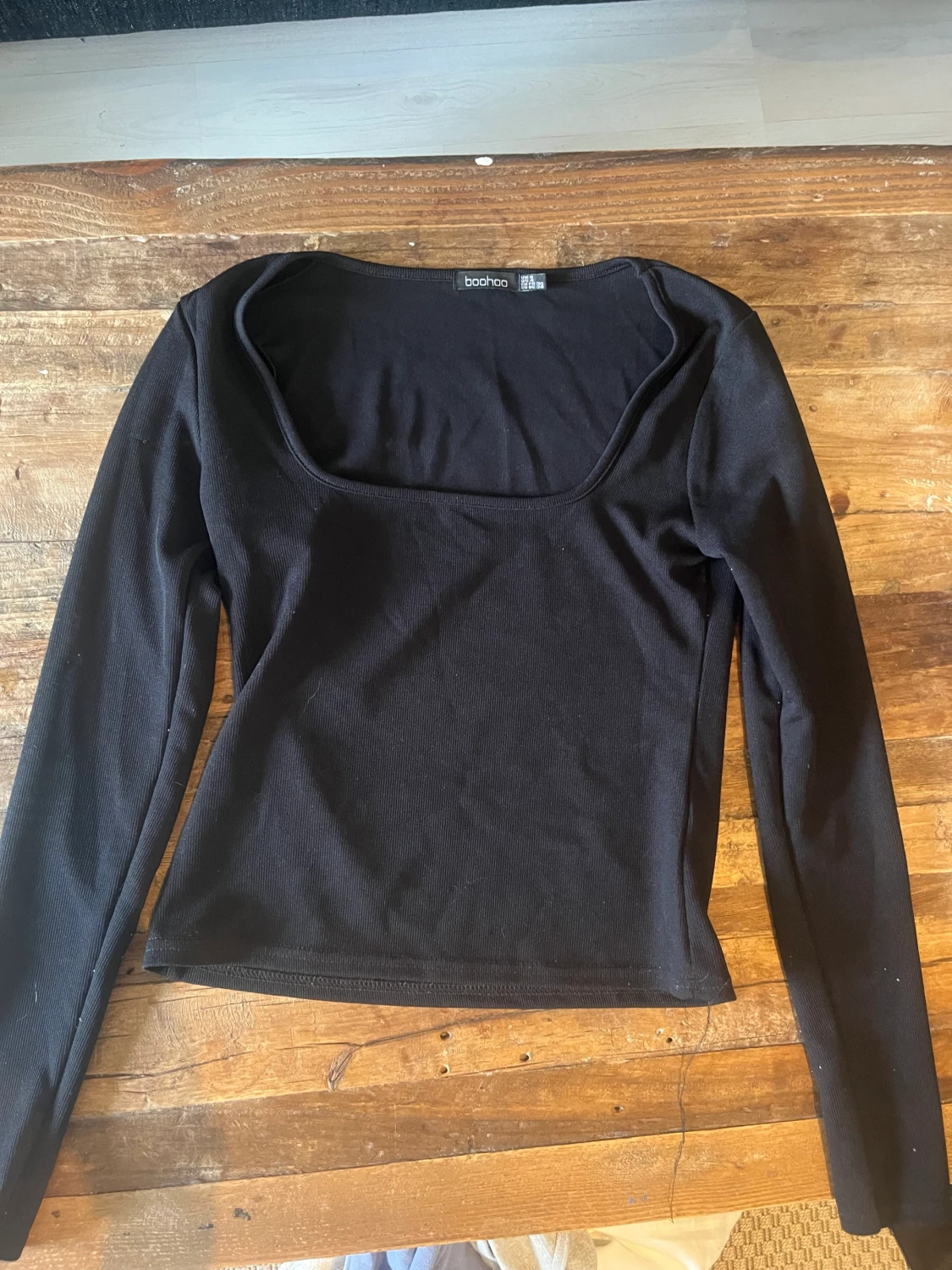 U-ringad tröja från boohoo