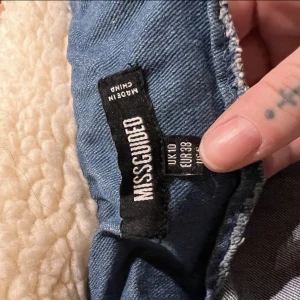 Jacka. - Jacka från missguided.  Använd fåtal gånger, köpare står för frakt.