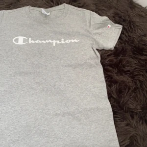 T-shirt  - T-shirt 