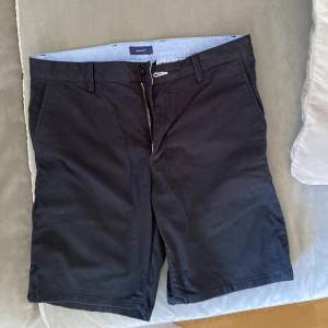 Tre shorts från gant och scotch & soda. Har använts få gånger. Alla tre shorts för 249