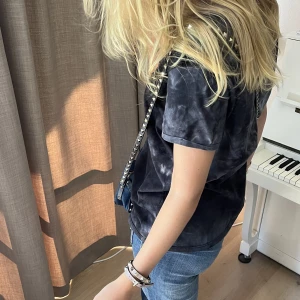 Blekt tröja - Så najs t-shirt!! 💕💕 skriv för fler bilder 🙌🏻