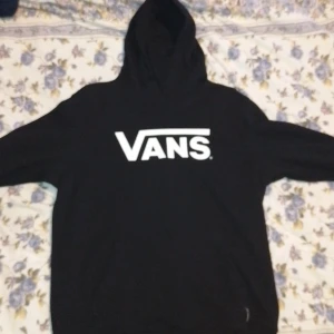 Hoodie  - En svin snygg vans hoodie helt ny knappt använd. 