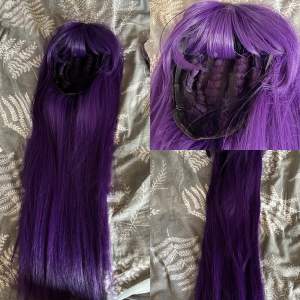 Selling this old wig used for yuri (ddlc) and ai hoshino. It’s pretty worn out and is pretty thin on the cap so wouldnt recommend for any characters with two pigtails or a ponytail! Can meet up at närcon. Wig has been crimped and is about 60cm?can measure