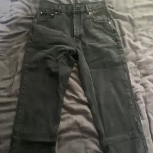 Säljer nu mina jeans p.g.a dom var för små för mig. Dom är helt nya och oanvända. Priset kan diskuteras.