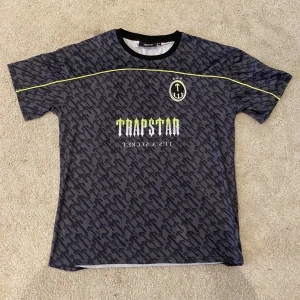 Trapstar Jersey - helt nya oanvända trapstarjersey 