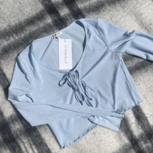 Chiquelle topp - Topp från chiquelle i storlek xs, helt ny och oanvänd 