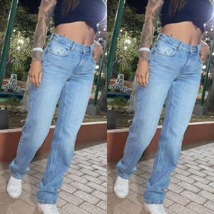 Jeans - Älskar dessa men är för små för mig nu. Använt endast 2-3 ggr. 