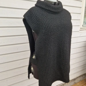 Stickad väst - Stickad väst