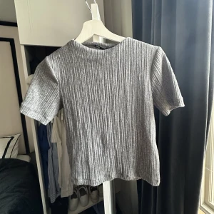 Topp  - Jättefin topp ifrån zara 