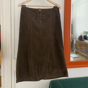 Manchester kjol - Vintage manchester midi-kjol. Som ny! Strl 38 men sitter mer som en 40✨