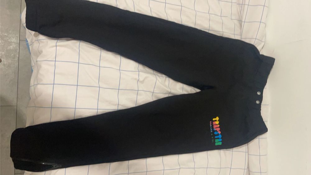 Svart trapstar rainbox tracksuit Plick Second Hand