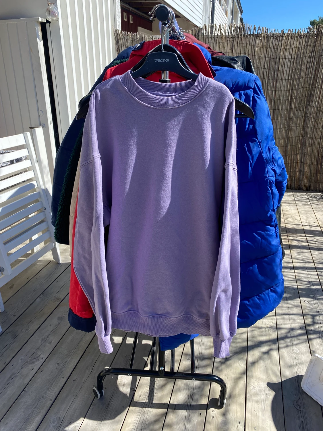 Mörklila tjocktröja 