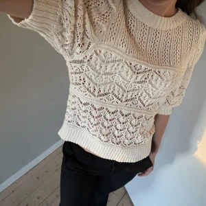 Sommartröja - Super snygg trekvartsarmad sommar tröja ifrån mango!!!