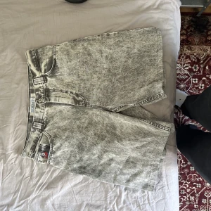 Big boy jorts - Har ett par big boy shorts jag gjorde själv för drygt 2 år sen, väldigt rare färg på big boy. Storlek L 