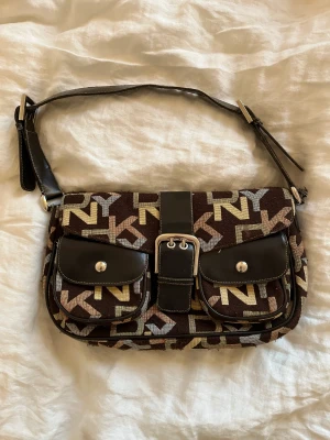 Dkny väska - Cool 😎 