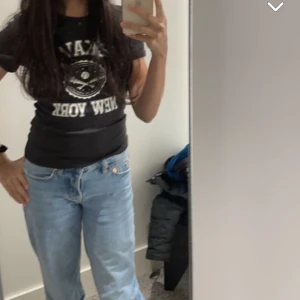 90s tröja - Hej! Jag skulle gärna vilja sälja denna tröja gör den är lite för liten och inte riktigt min stil