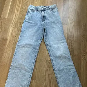 Jeans från Lindex  Vanja ljusblå stl 158 Djur/rökfritt hem