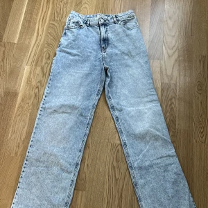 Lindex Vanja jeans stl 158 - Jeans från Lindex  Vanja ljusblå stl 158 Djur/rökfritt hem