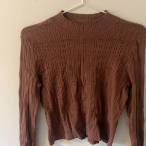 Långärmad tröja - Långärmad tröja från Bikbok i storlek s. Knappt använd