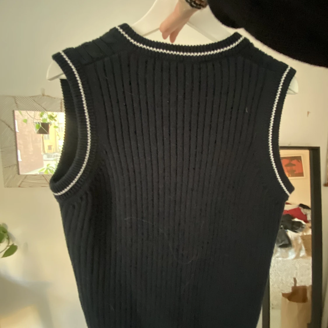  stickad v ringad väst - 91