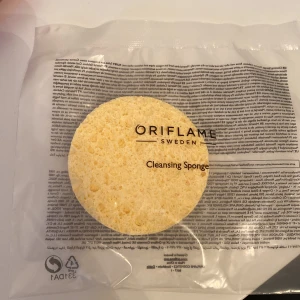 Cleansing sponge  - En helt ny cleansing sponge från oriflame liten o söt oöppnad